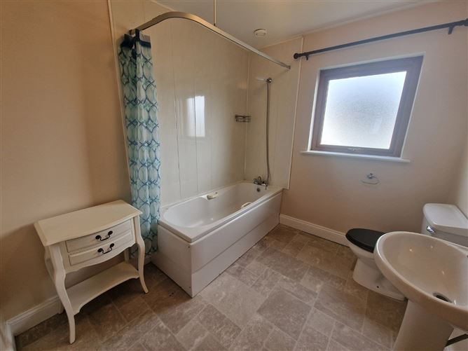 38 Acha Bhile, Lahinch Road, Ennis, Co. Clare