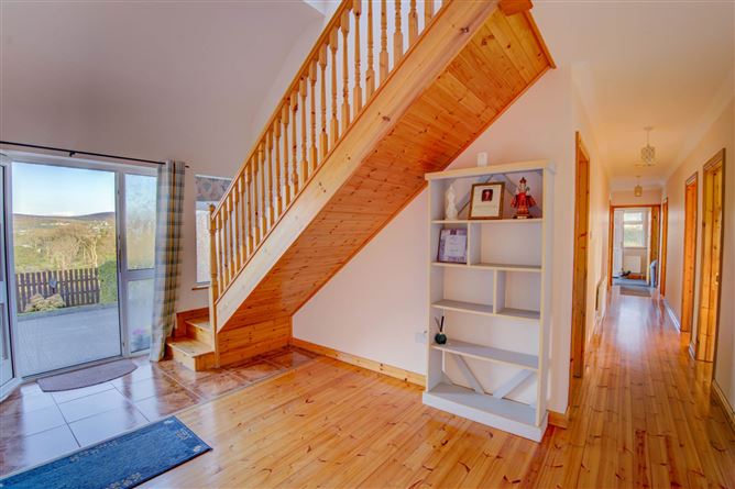 https://photos-a.propertyimages.ie/media/1/1/3/4931311/1e7ecaa6-b76c-43bc-a9e4-f599d0b65360_l.jpg