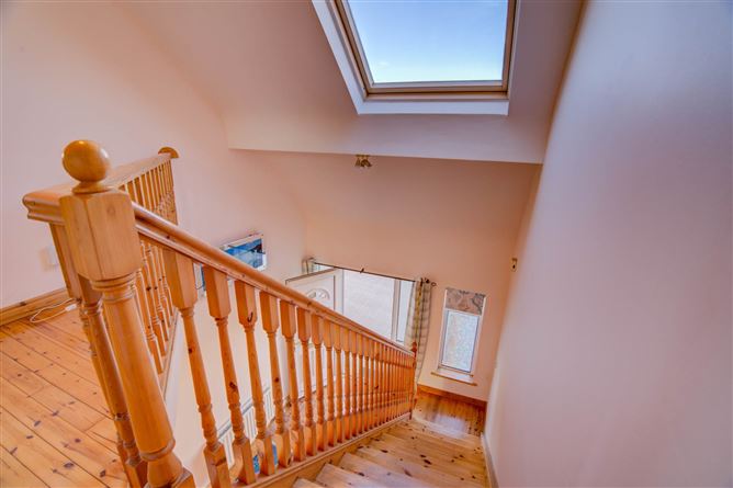 https://photos-a.propertyimages.ie/media/1/1/3/4931311/1e7ecaa6-b76c-43bc-a9e4-f599d0b65360_l.jpg