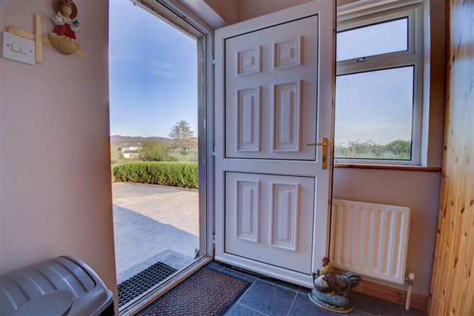 https://photos-a.propertyimages.ie/media/1/1/3/4931311/1e7ecaa6-b76c-43bc-a9e4-f599d0b65360_l.jpg