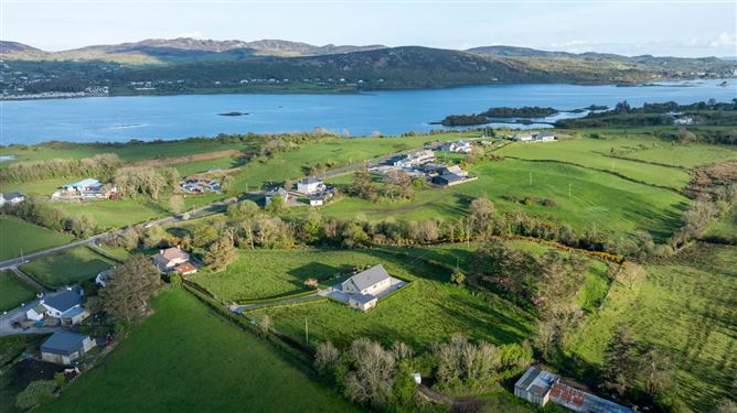 https://photos-a.propertyimages.ie/media/1/1/3/4931311/1e7ecaa6-b76c-43bc-a9e4-f599d0b65360_l.jpg