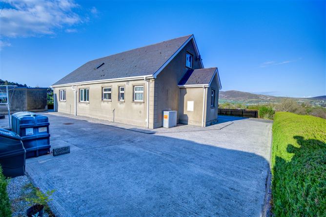 https://photos-a.propertyimages.ie/media/1/1/3/4931311/1e7ecaa6-b76c-43bc-a9e4-f599d0b65360_l.jpg