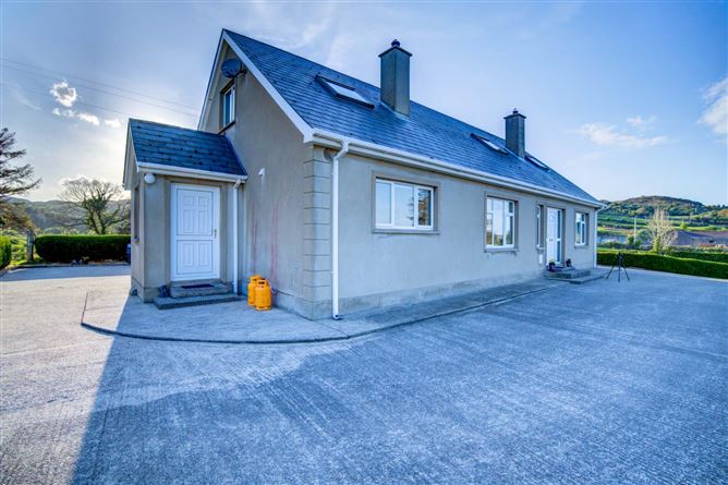 https://photos-a.propertyimages.ie/media/1/1/3/4931311/1e7ecaa6-b76c-43bc-a9e4-f599d0b65360_l.jpg
