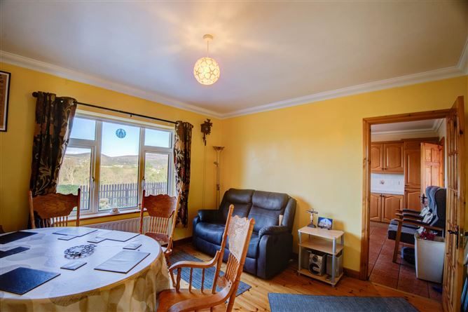 https://photos-a.propertyimages.ie/media/1/1/3/4931311/1e7ecaa6-b76c-43bc-a9e4-f599d0b65360_l.jpg