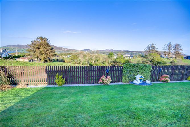 https://photos-a.propertyimages.ie/media/1/1/3/4931311/1e7ecaa6-b76c-43bc-a9e4-f599d0b65360_l.jpg