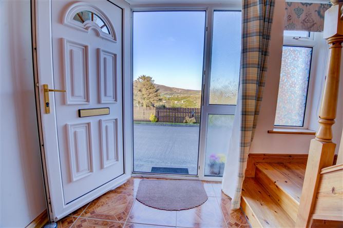 https://photos-a.propertyimages.ie/media/1/1/3/4931311/1e7ecaa6-b76c-43bc-a9e4-f599d0b65360_l.jpg