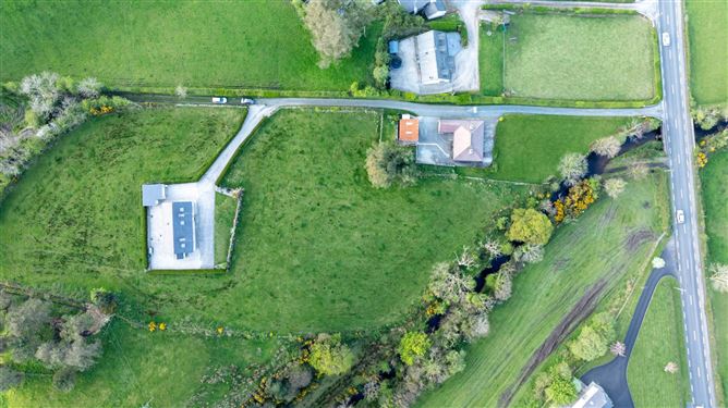 https://photos-a.propertyimages.ie/media/1/1/3/4931311/1e7ecaa6-b76c-43bc-a9e4-f599d0b65360_l.jpg