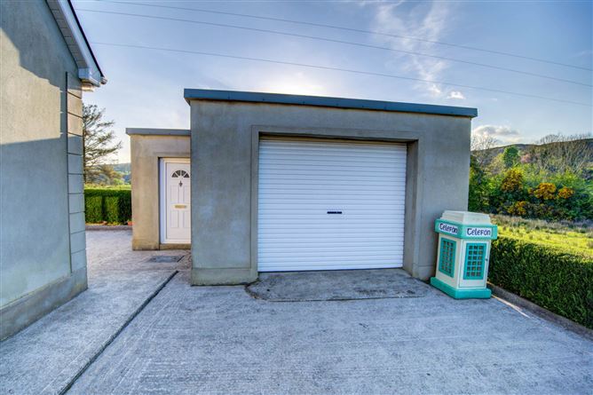 https://photos-a.propertyimages.ie/media/1/1/3/4931311/1e7ecaa6-b76c-43bc-a9e4-f599d0b65360_l.jpg