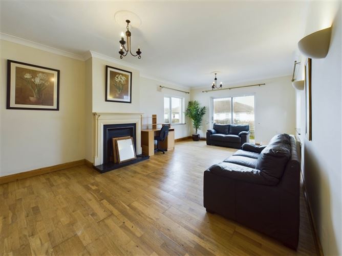5 Oakwood Retirement Village, Hawthorne Drive, Roscommon, County Roscommon