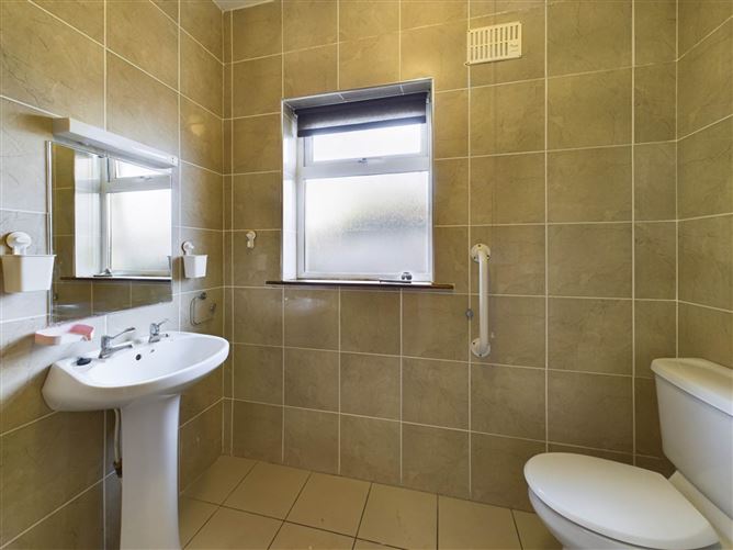 5 Oakwood Retirement Village, Hawthorne Drive, Roscommon, County Roscommon