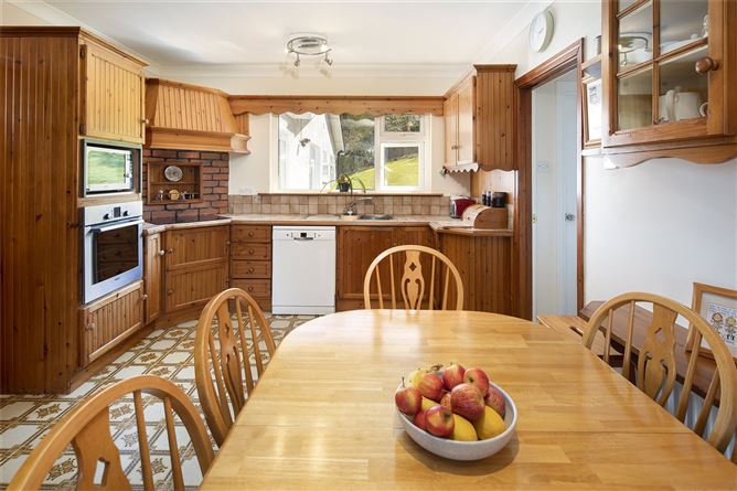 26 The Highlands, Church Hill, Passage West, Cork