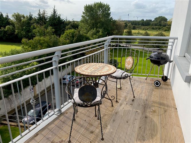 34 Kinsella Hall, Collegewood, Castleknock, Dublin 15
