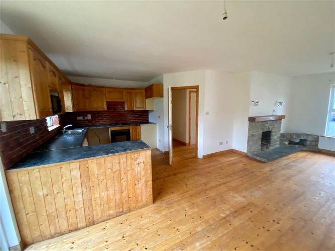 8 The Holiday Village, An Cuilean, Carraroe, Co. Galway