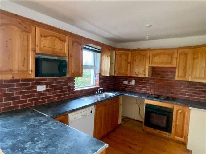 8 The Holiday Village, An Cuilean, Carraroe, Co. Galway