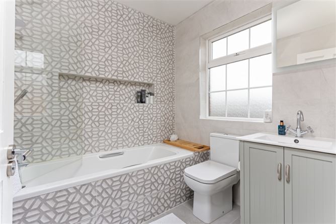 37 Ros Glas Avenue, Monasterevin, Kildare