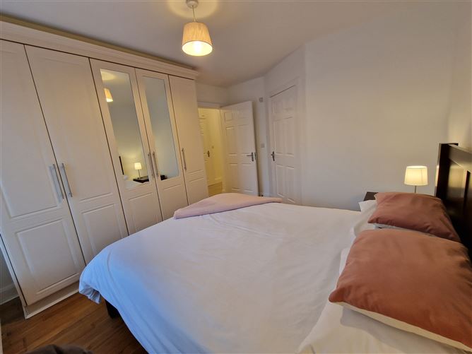 16 Creagán, Barna, Galway