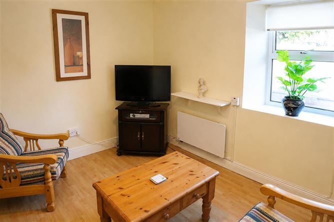 2 The Terrace, Carrick-on-Suir, Tipperary