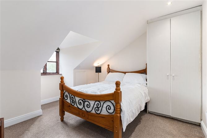 Photo 12 of 17 — 50 Village Court, Butterfield Avenue, Rathfarnham, Dublin 14