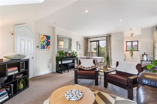 Photo 4 of 17 — 50 Village Court, Butterfield Avenue, Rathfarnham, Dublin 14