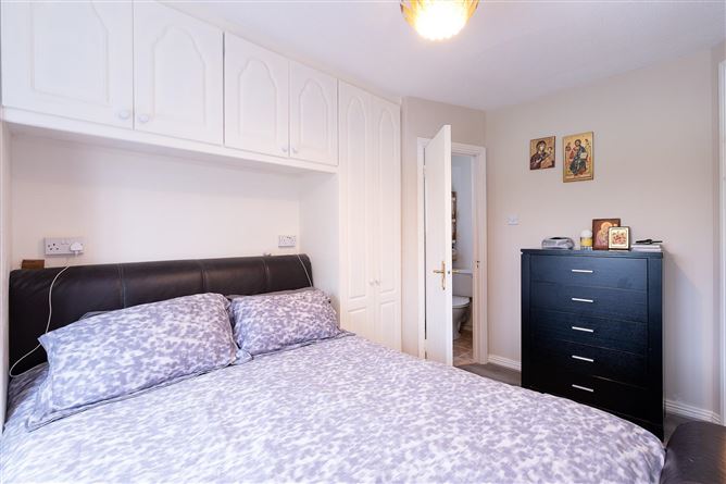  96 Earlsfort Road, Lucan, County Dublin