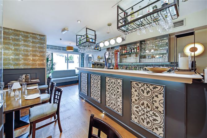 La Bella Donna, Bridge Street, Donegal Town
