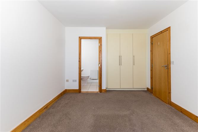 Photo 16 of 29 — 39 Belarmine Heath, Stepaside, Dublin 18