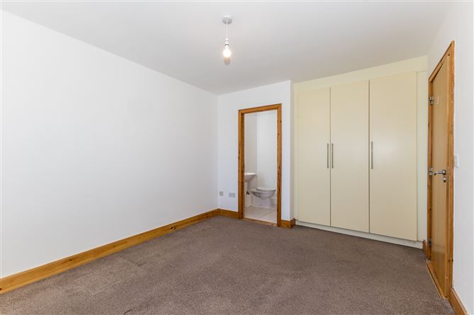 Photo 18 of 29 — 39 Belarmine Heath, Stepaside, Dublin 18