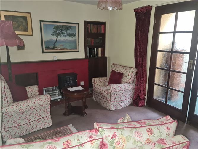 8 Raffeen Village, Monkstown, Cork