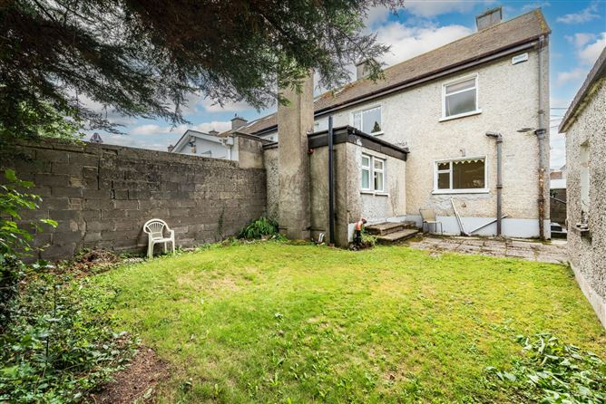 https://photos-a.propertyimages.ie/media/1/1/5/4948511/c39d393b-39b9-41ab-8042-925eeaf9d992_l.jpg