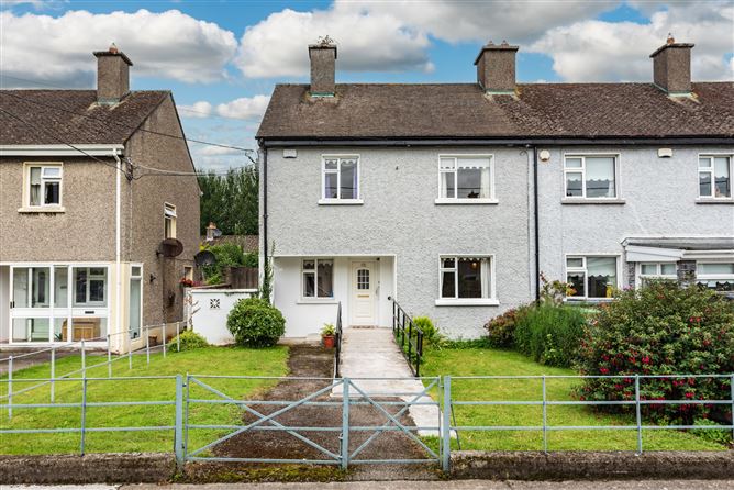 https://photos-a.propertyimages.ie/media/1/1/5/4948511/c39d393b-39b9-41ab-8042-925eeaf9d992_l.jpg