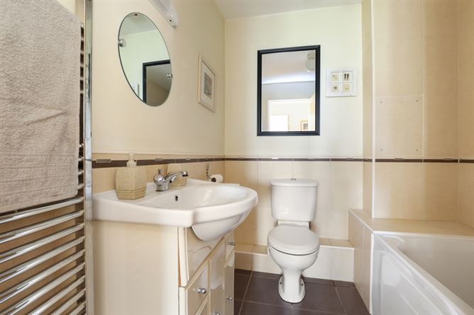 Photo 7 of 9 — 4 Pintail House  Redcourt Oaks  Clontarf Dublin 3, Clontarf, Dublin 3