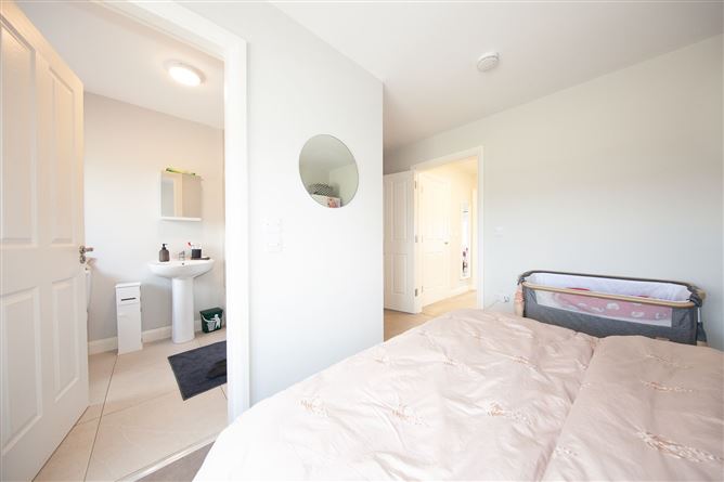 8 The Avenue, Bay Meadows, Hollystown, Dublin