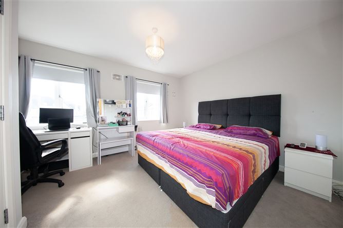 8 The Avenue, Bay Meadows, Hollystown, Dublin