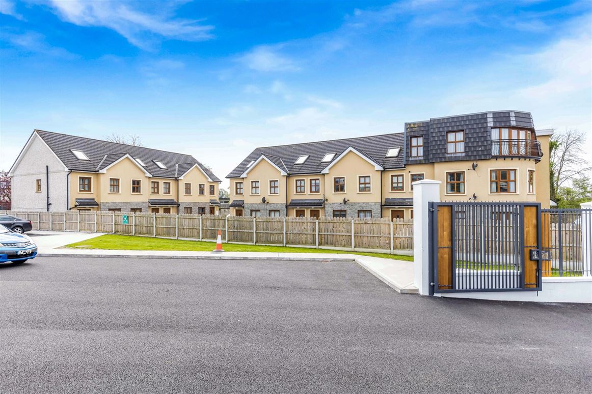 8 Convent Mews, Cock Hill, Cavan