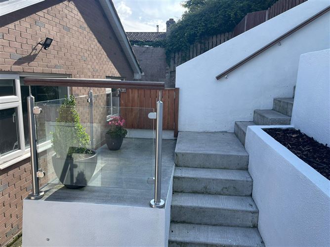 12 Pinewoods, Newport Road, Westport, Co. Mayo