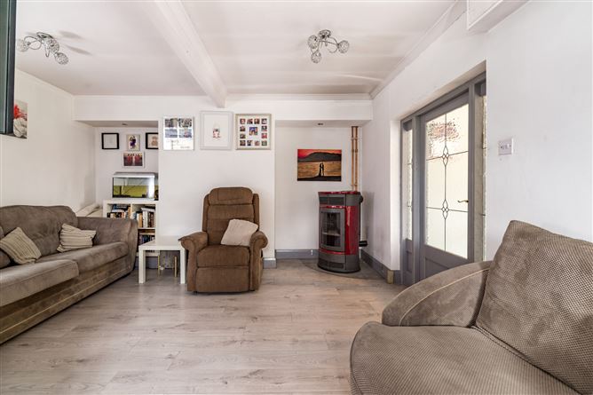 15 Collinstown, Clara, Co. Offaly