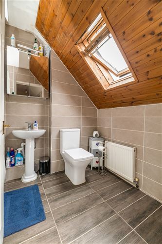 15 Collinstown, Clara, Co. Offaly