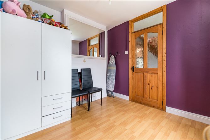 15 Collinstown, Clara, Co. Offaly