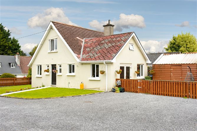 15 Collinstown, Clara, Co. Offaly