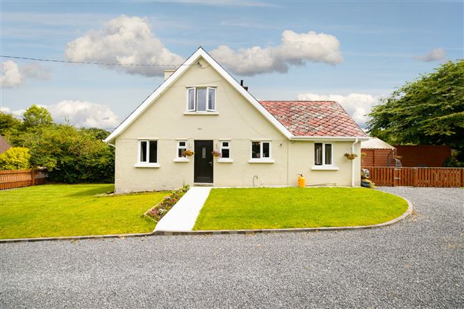 15 Collinstown, Clara, Co. Offaly