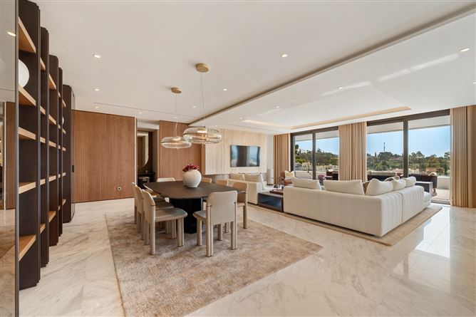 Spain, Marbella, Marbella Golden Mile - COSTA-01125P