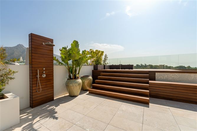 Spain, Marbella, Marbella Golden Mile - COSTA-01125P