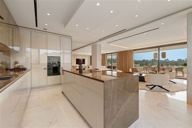 Spain, Marbella, Marbella Golden Mile - COSTA-01125P