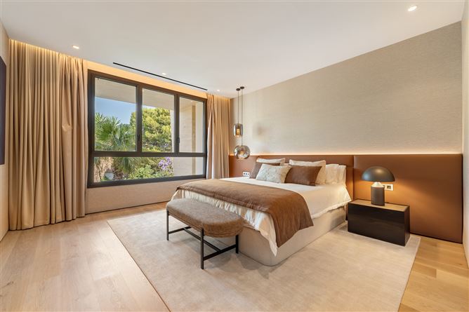 Spain, Marbella, Marbella Golden Mile - COSTA-01125P