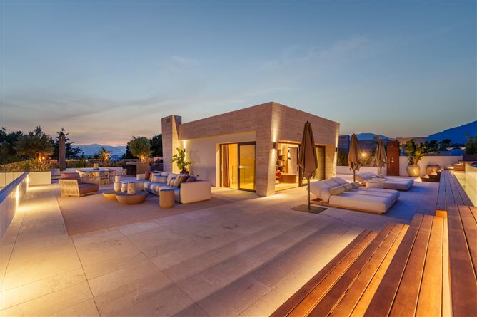 Spain, Marbella, Marbella Golden Mile - COSTA-01125P