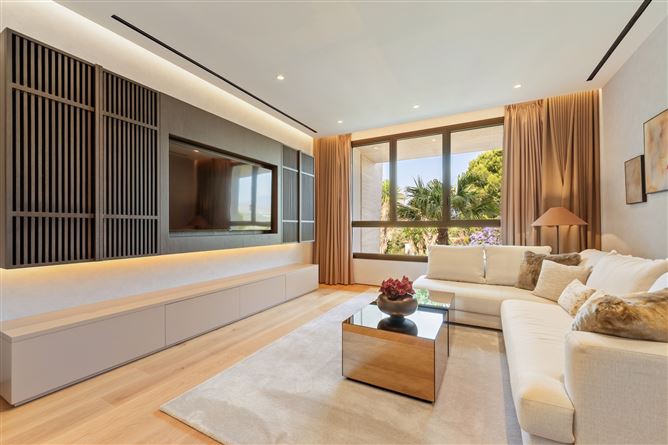 Spain, Marbella, Marbella Golden Mile - COSTA-01125P