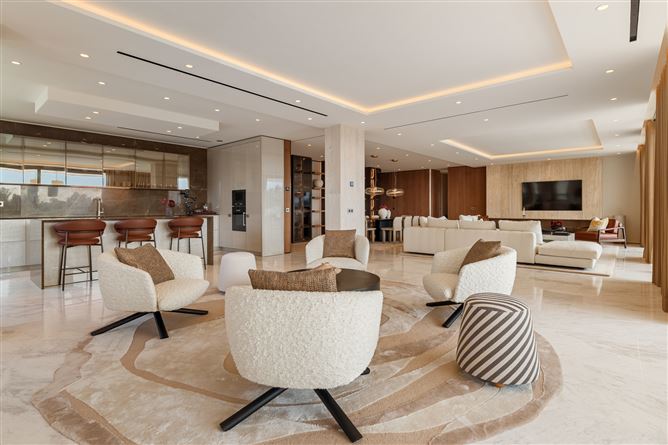 Spain, Marbella, Marbella Golden Mile - COSTA-01125P