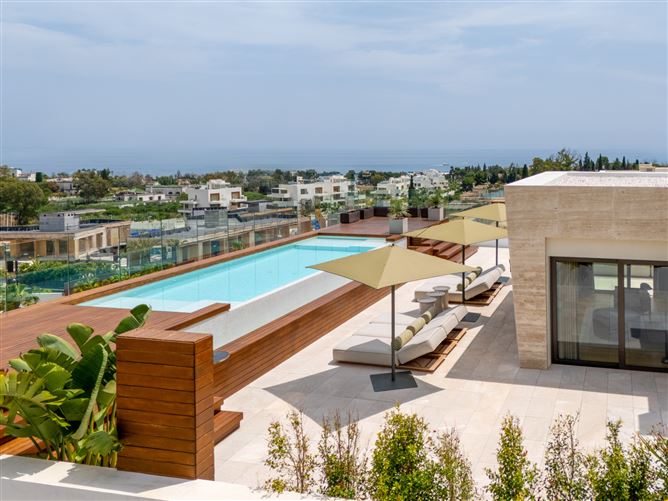 Spain, Marbella, Marbella Golden Mile - COSTA-01125P