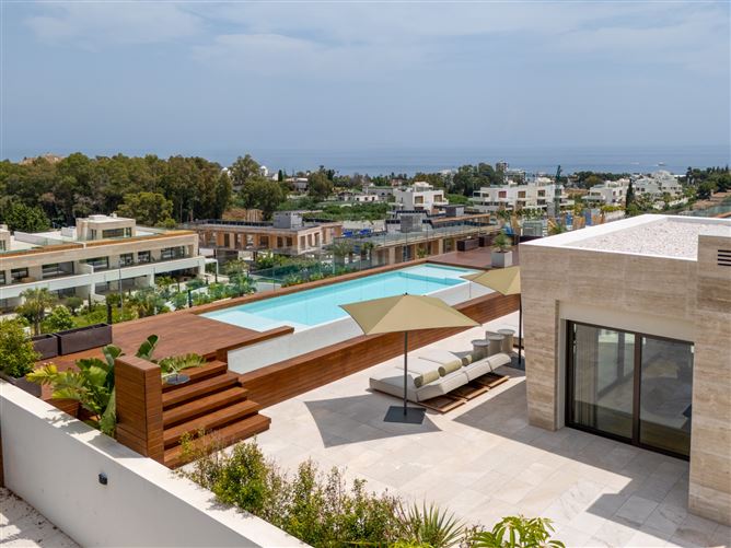Spain, Marbella, Marbella Golden Mile - COSTA-01125P