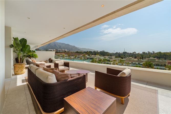 Spain, Marbella, Marbella Golden Mile - COSTA-01125P
